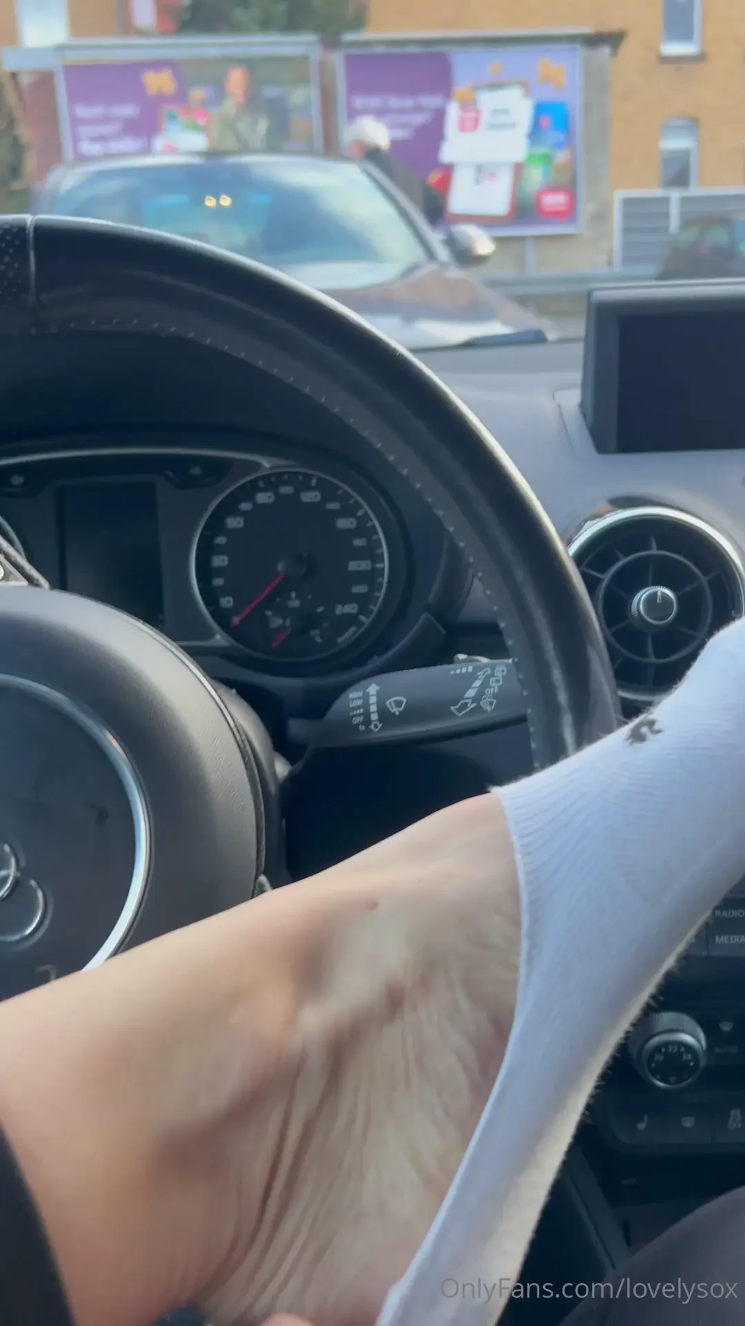 Auf dem supermarktparkplatz erstmal meine f e l ften 