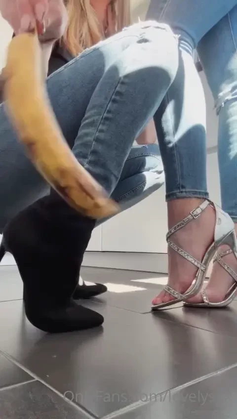 Heute gibts ein 8 minuten foodcrush video mit mir und novasweetf33t 