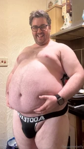 I feel so fucking fat today the way my gut s sitting the way i m part 1