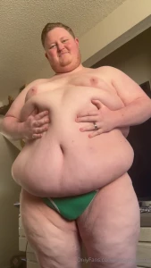 Short some jiggle and some blubber for you this friday new video