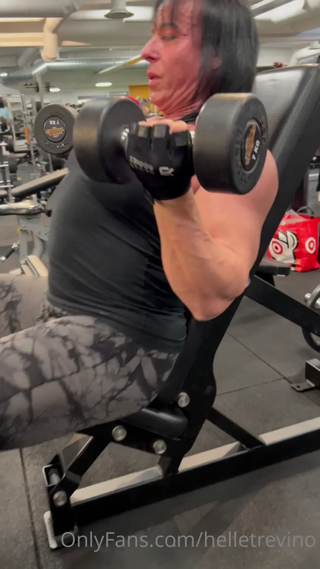 Our arm workout today was insane we did triceps biceps supersets on part 2 