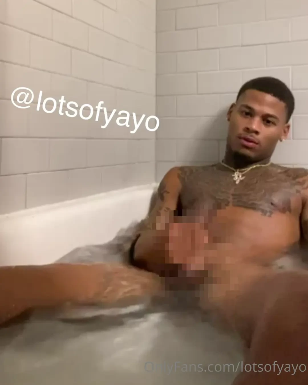 Who tryin to scrub my back wet check dm 