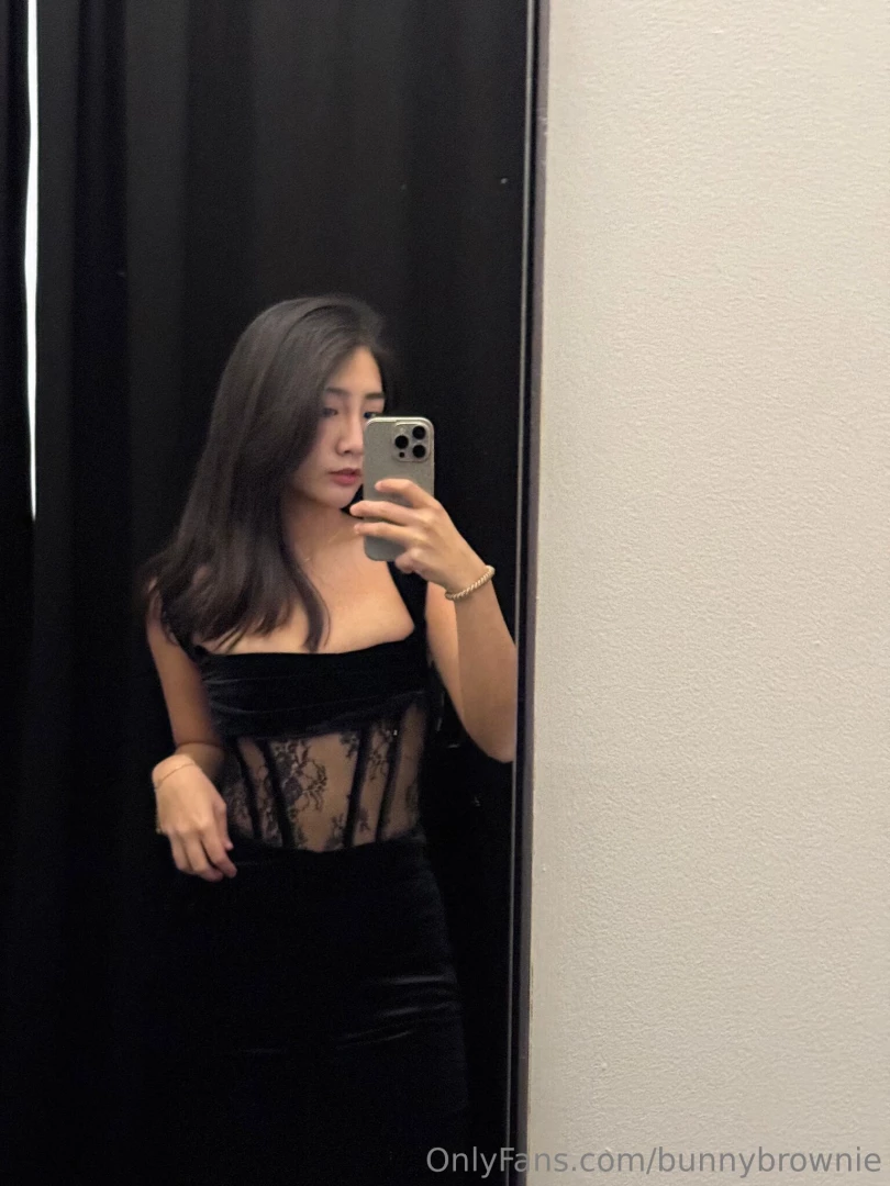 Tight dress wet underneath 