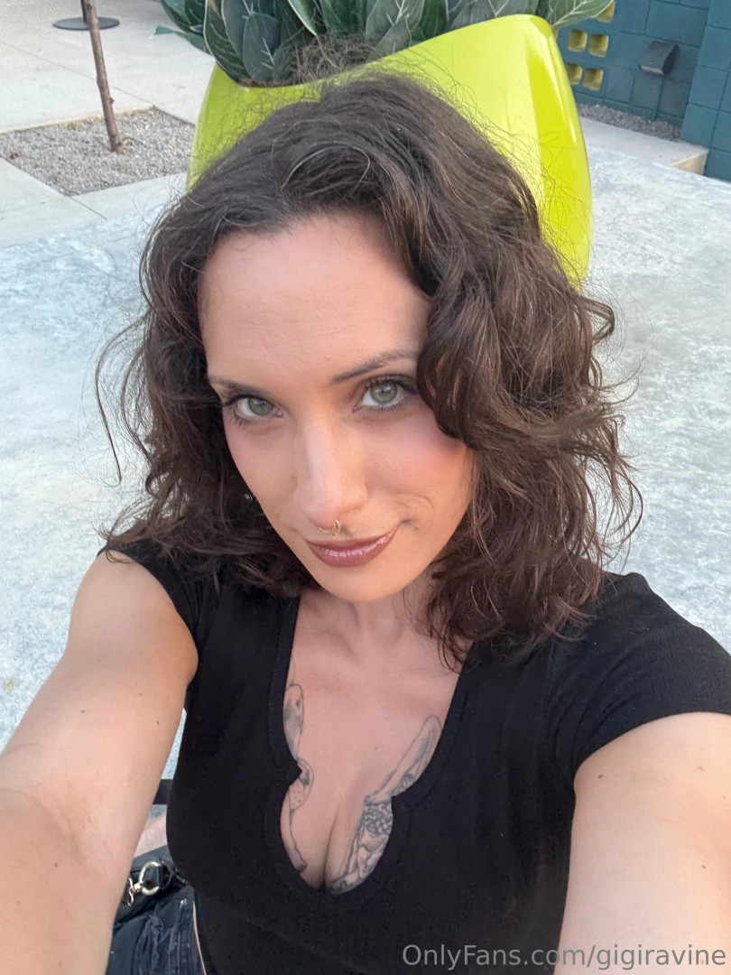 Caught in the act of looking this good so what s your favorite feature 