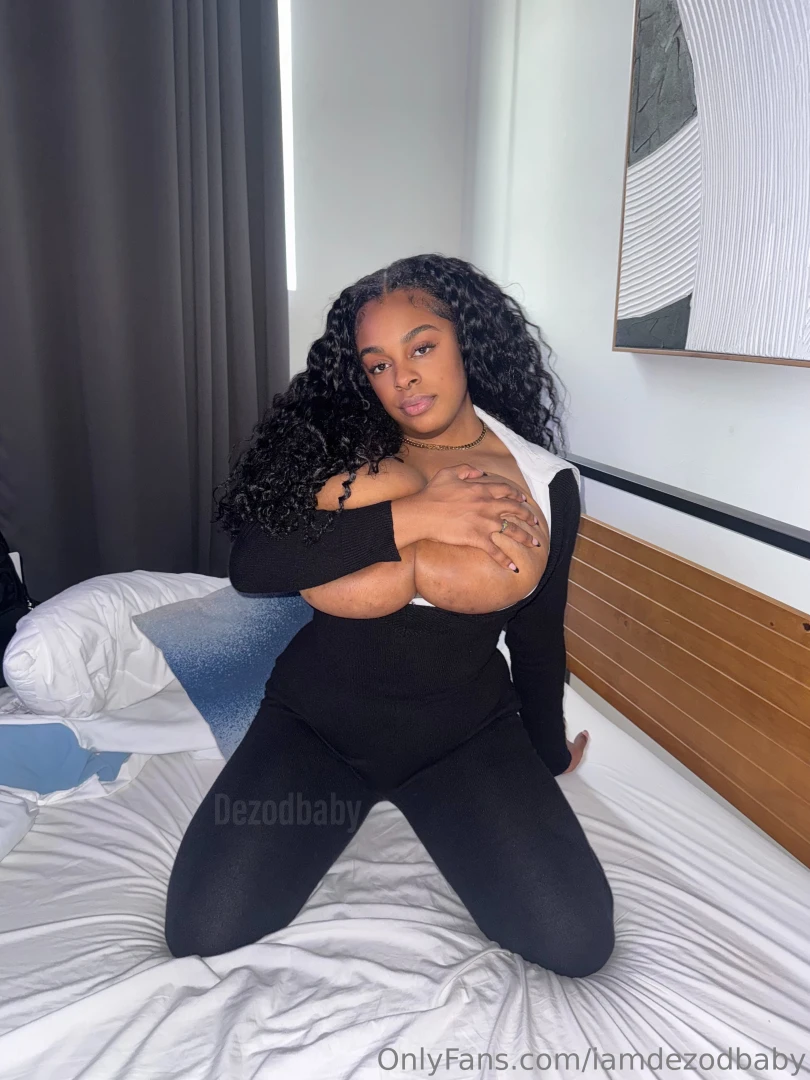 Im gonna be moreee active comment what content you want 