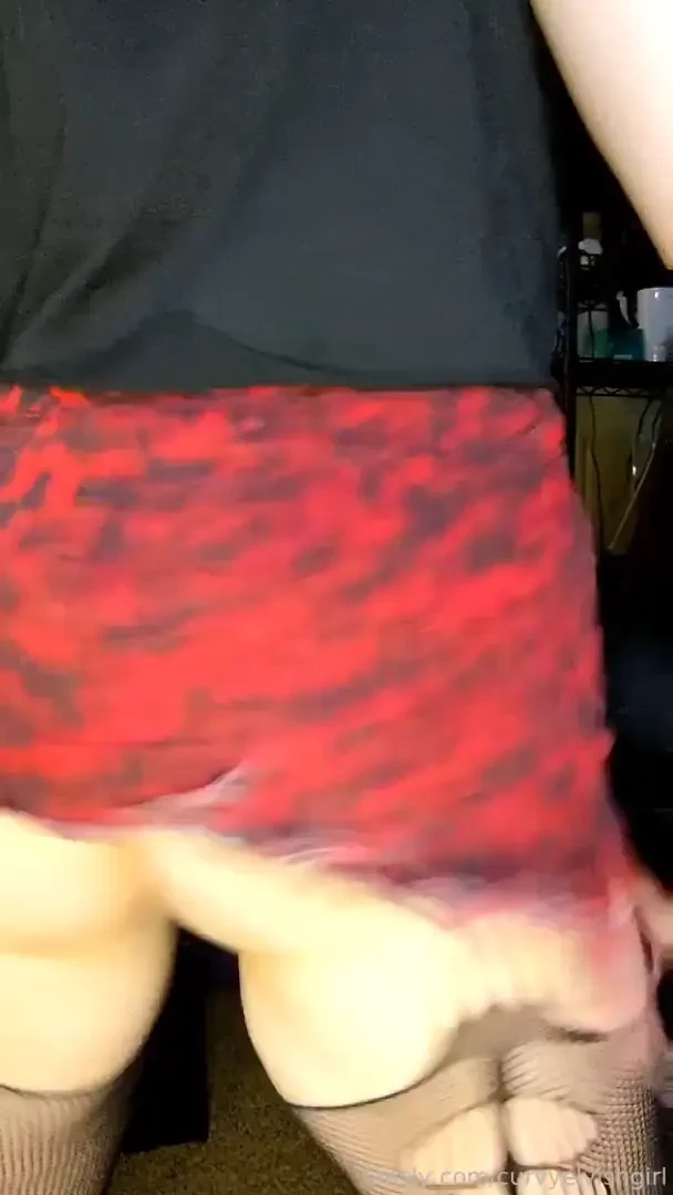 Bouncing my big tits and phat ass 