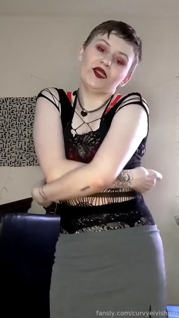 Goth gf asks you to eat her ass- you said youd do anything to see me 