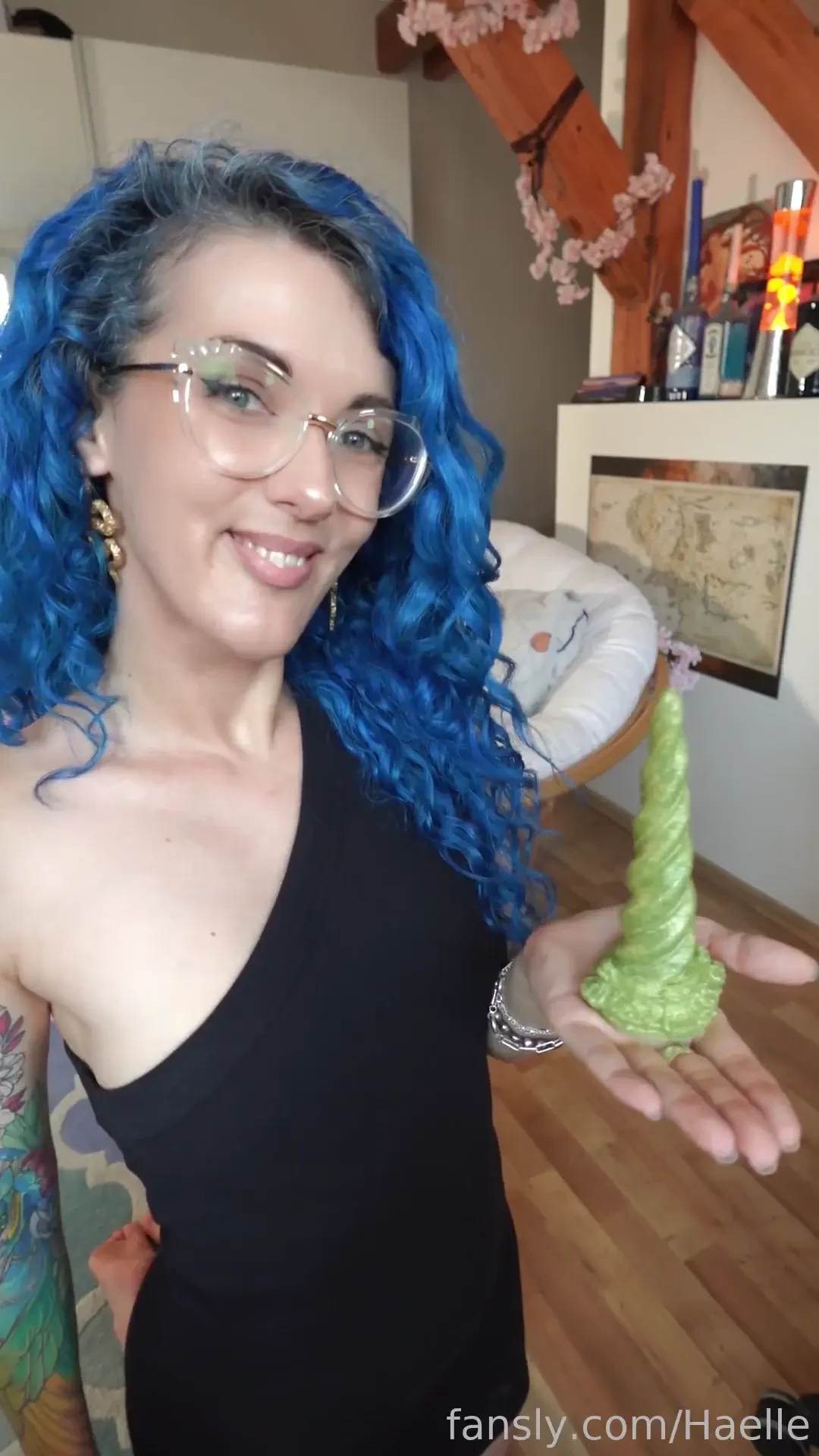 Wanna see a magic trick hugedildo baddragon fantasytoy fantasytoys 