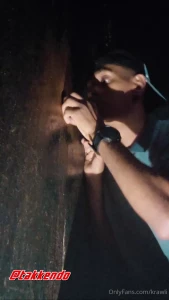 Aproveitei a hora do almo o paraa dar gostoso na cabine glory hole