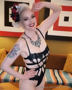 I d love to share more of myself with you let s make that happen your