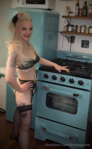 Come on-a my house and show you everything 5 for the sexiest topless