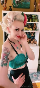 I d love to share the rest of this set with you it turned out so