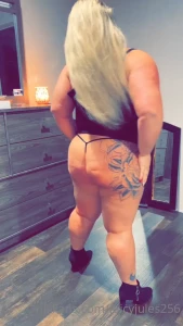 Happy thongs thursday