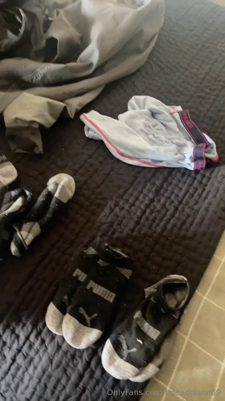 Buy like the last pig jus did and worship and spend money on me and 