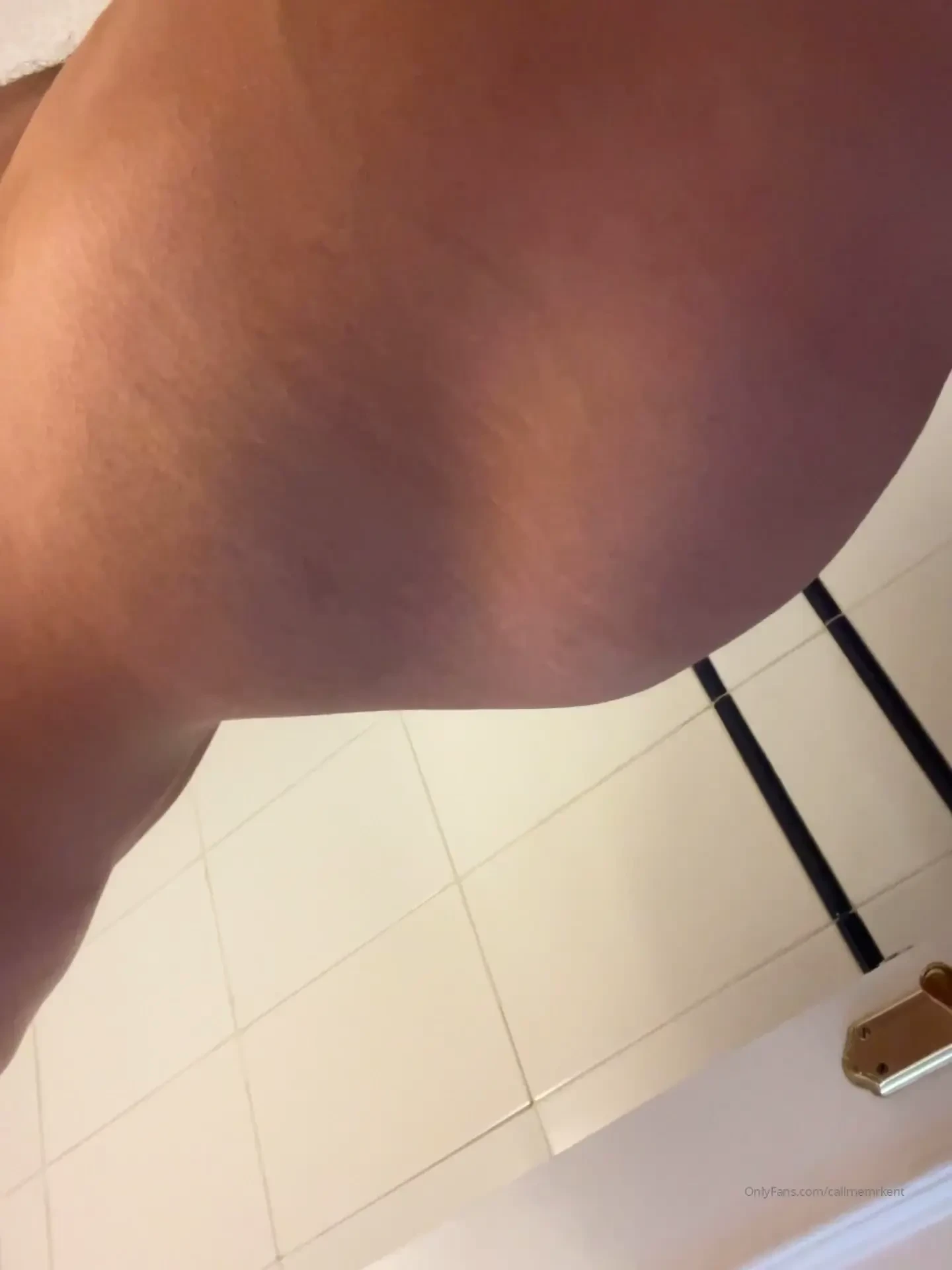 Sorry for my sleeping face but is my morning check my body is getting 