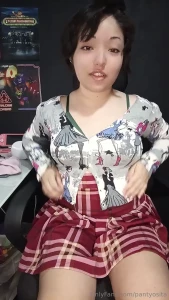 Este brasier hace que mis pechos se vean un poco m s grandes owo