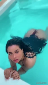 M rame a los ojos y dime que te dicen