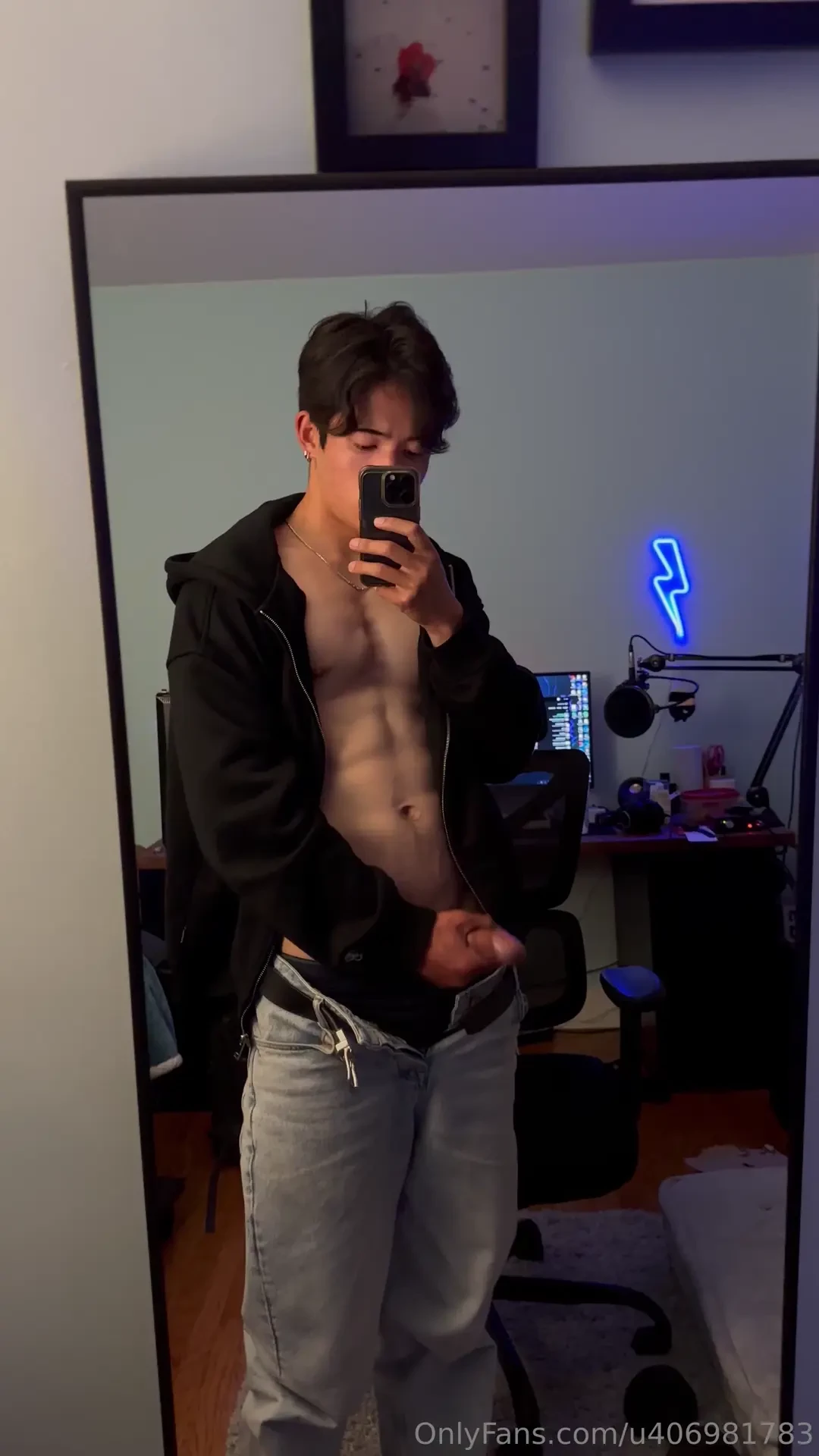 Sorry i ve been away on vacation hope this can make up for it 