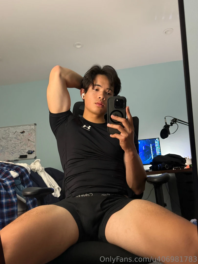 Happy new year to my biggest fans lt 3 swipe to the end for a surprise part 3 