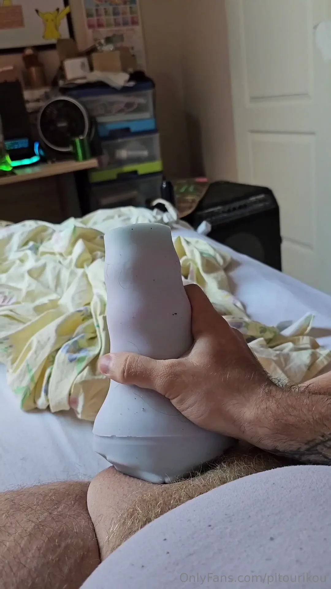 Time to play who want replace this pussy cuming inside is so warm 