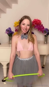 Victoriacakes loves cracking little wabbits