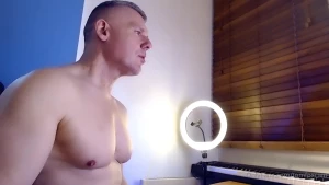 Quick cumshot in my last show