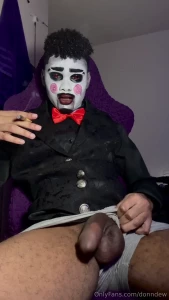 Jigsaw wants to play another game watch him stroke till he cums or