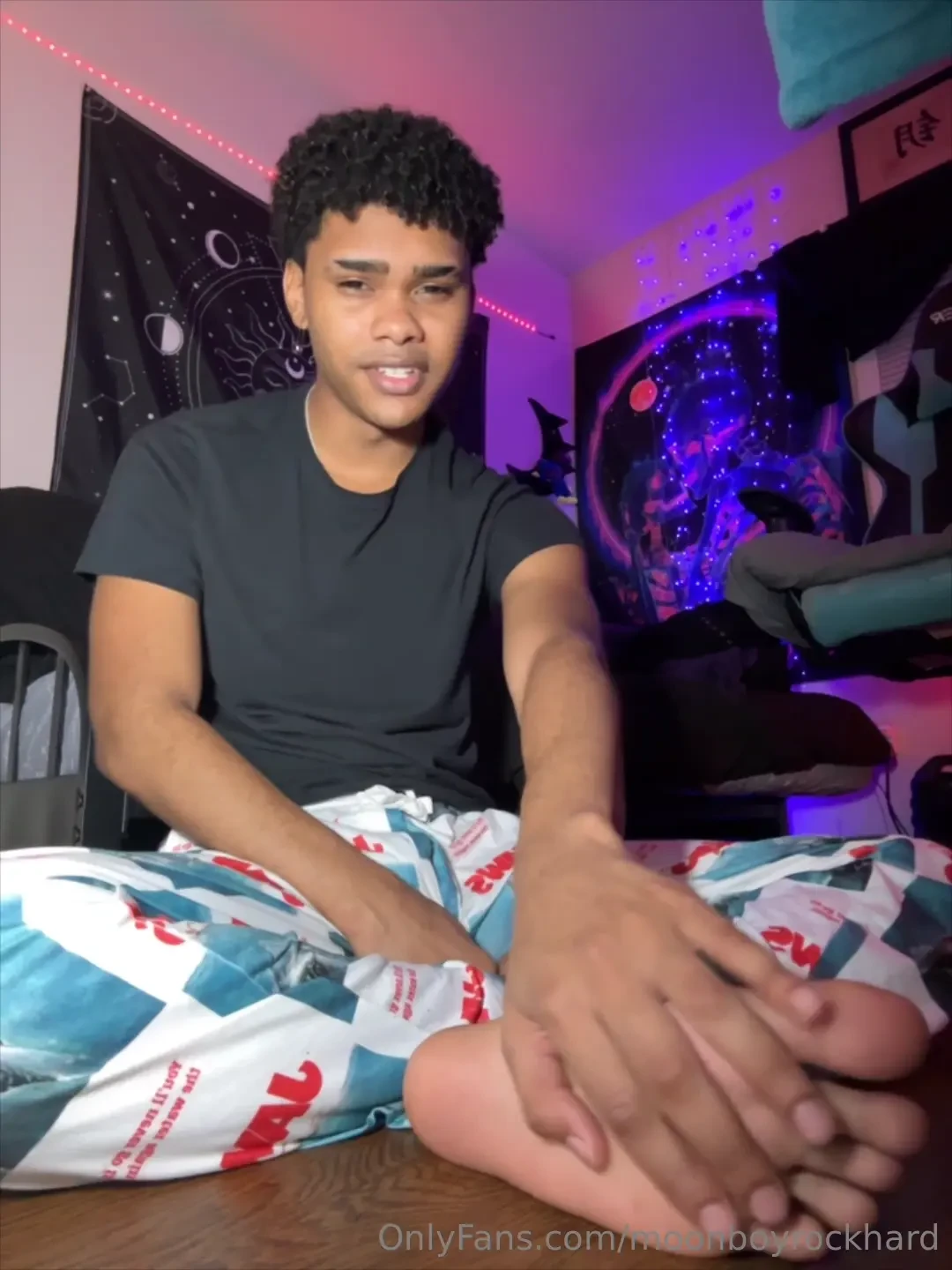 Pov you and i are hanging out and i notice you staring at my feet so i 