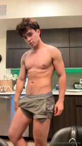 Full three minute naked strip and flex video in your messages