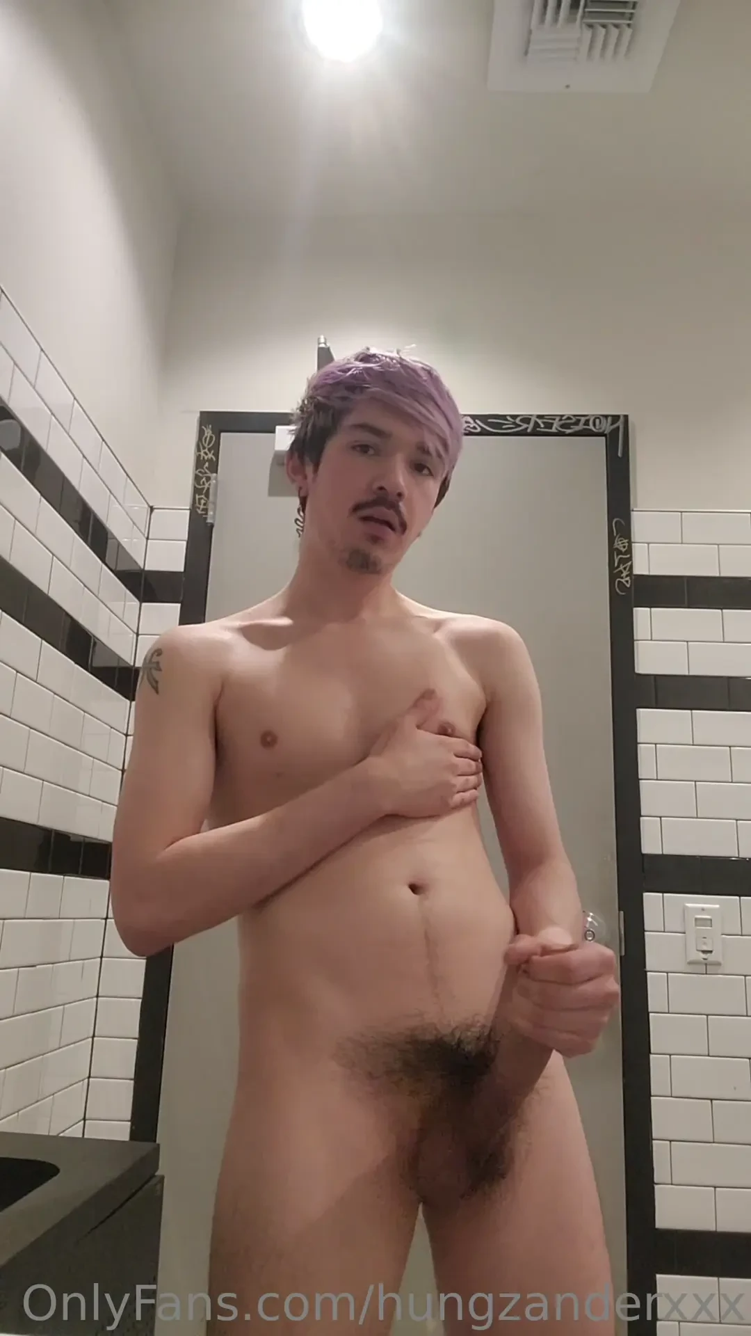 Takin a break watch me jerk off check out your dms to see the full 