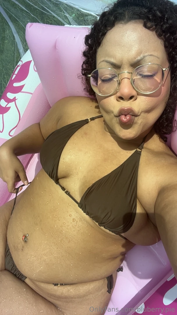 Brown bikini babe part 1 