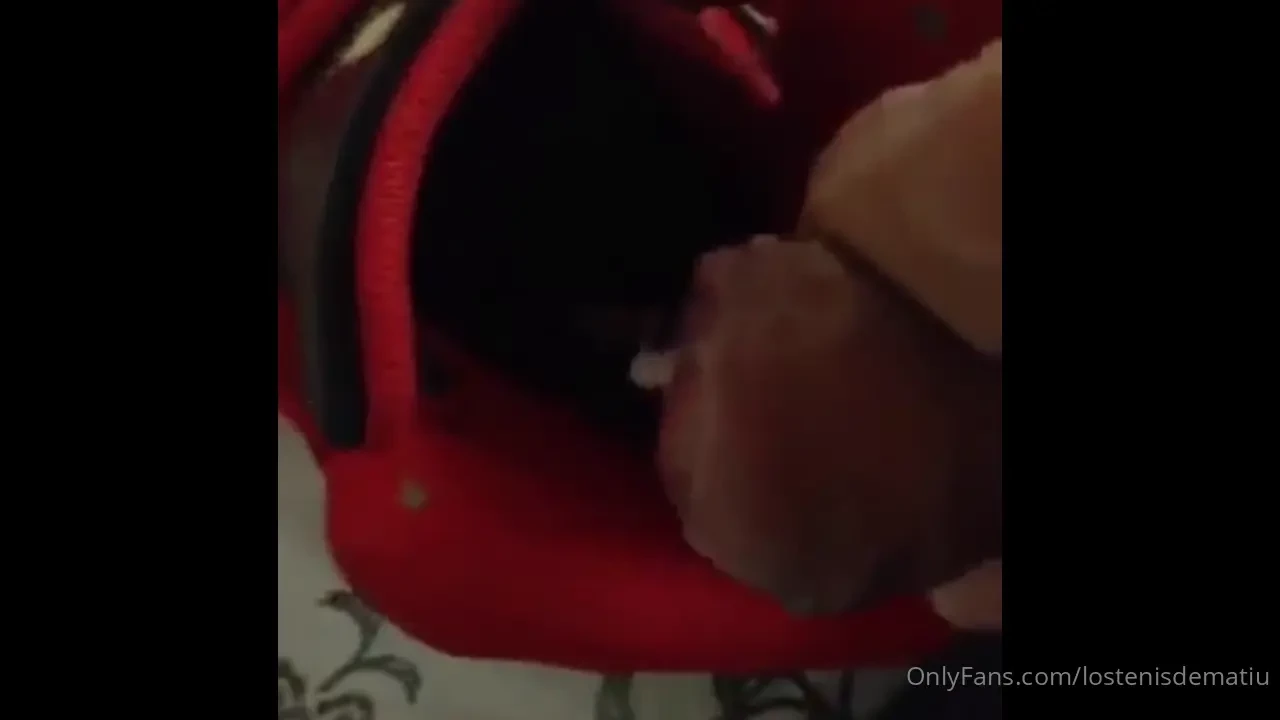 Slide to see the cum inside the sneaker 