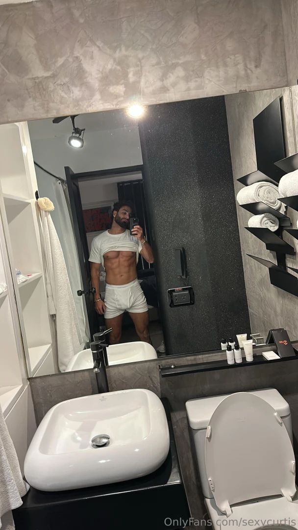 Monday mood and i m feeling hot and need some relief 