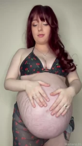 There aren t many pregnant content creators who get this big pregnant