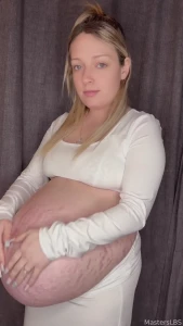 I think white could be my colour preggers preggo pregnant pregnancy