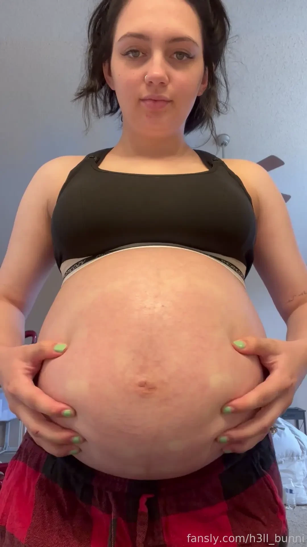 31 weeks sfw bellyplay 2 