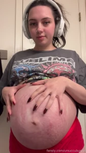 37 weeks sfw bellyplay preggo pregnant sluttypreggo teenmilf milf teen