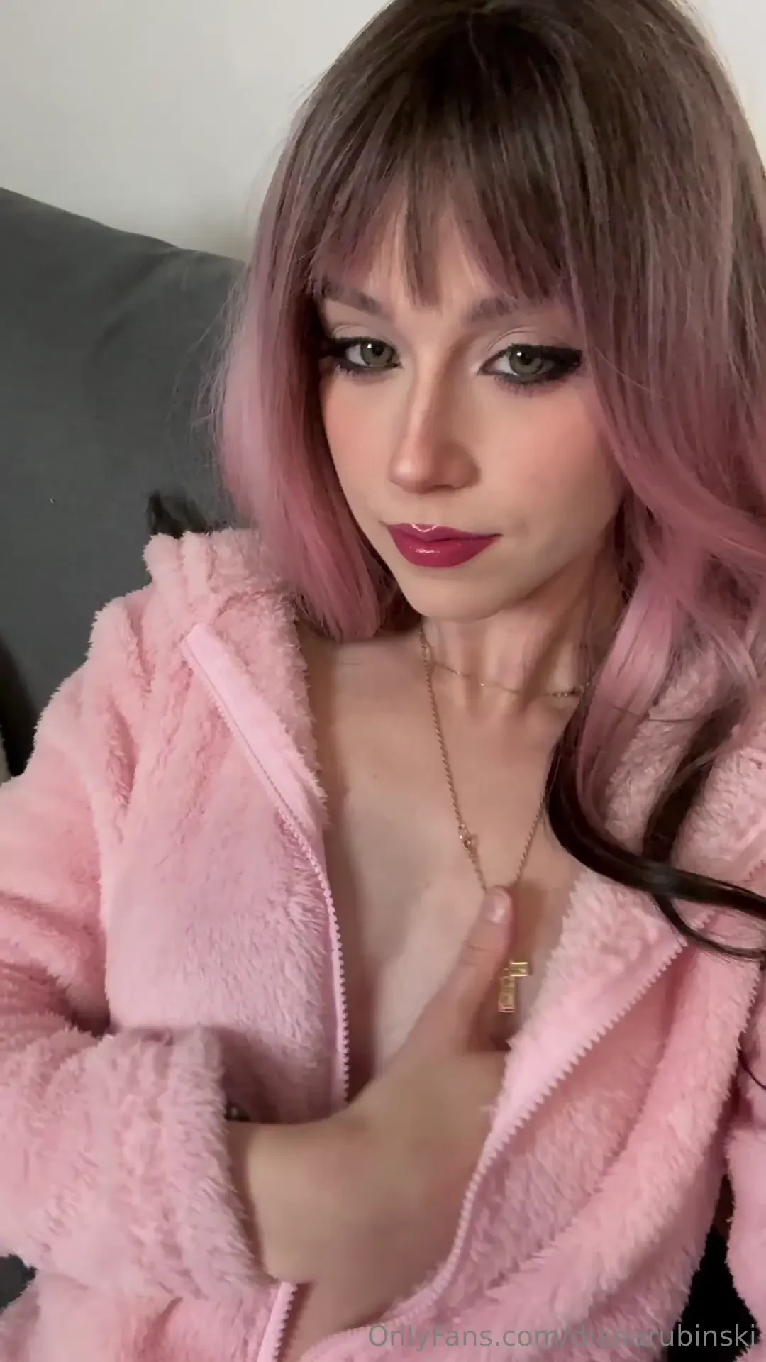 Feeling extra naughty and horny today tip video money from tips go 