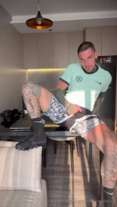 I m your new favourite footballer dm me to get my new video now and