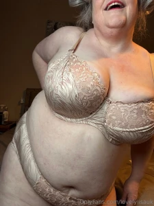 You like my belly swipe for all 3 pics xxxx happy sunday darling xxxx part 1