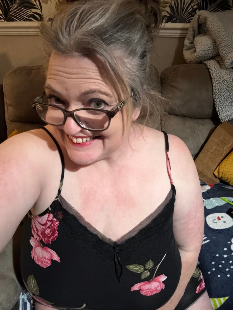 Come take this shirt off love 