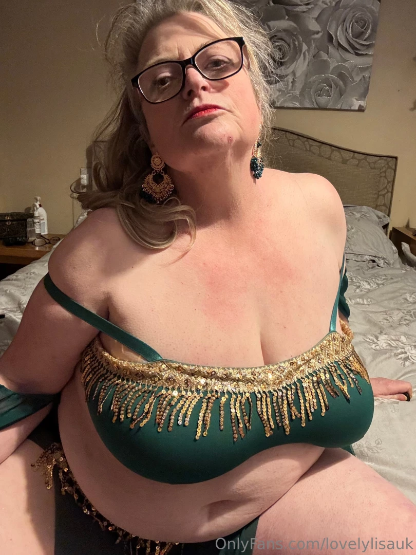 Swipe to see me soooo sexy message me to talk 