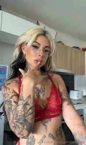 Whats ur fav color on me part 13