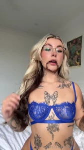 Is it sexy when girls tie their hair back