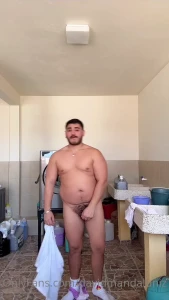 D a de lavar ropa y todo tiene que quedar muy limpio