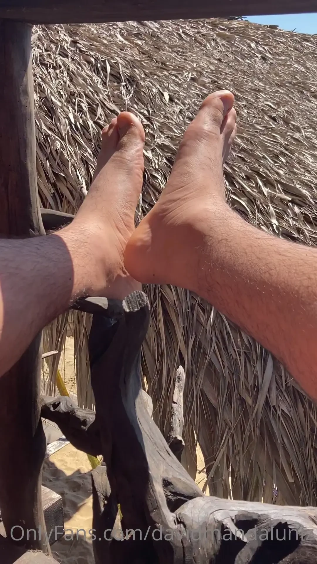 Los pies bronceados siempre son bonitos 