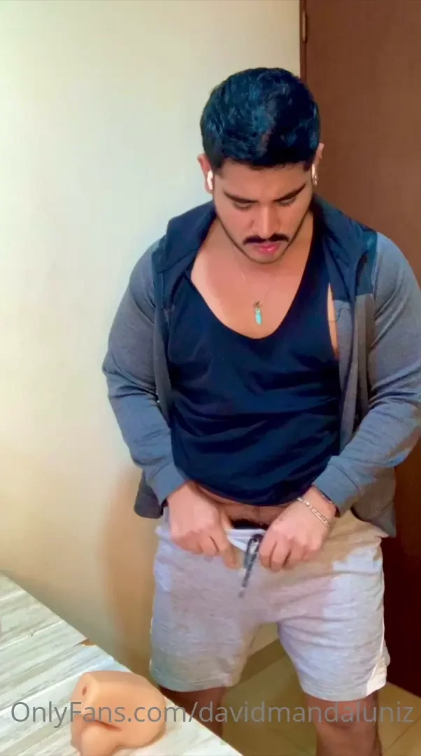 Probando por primera vez este delicioso culo de l tex aunque estar a 