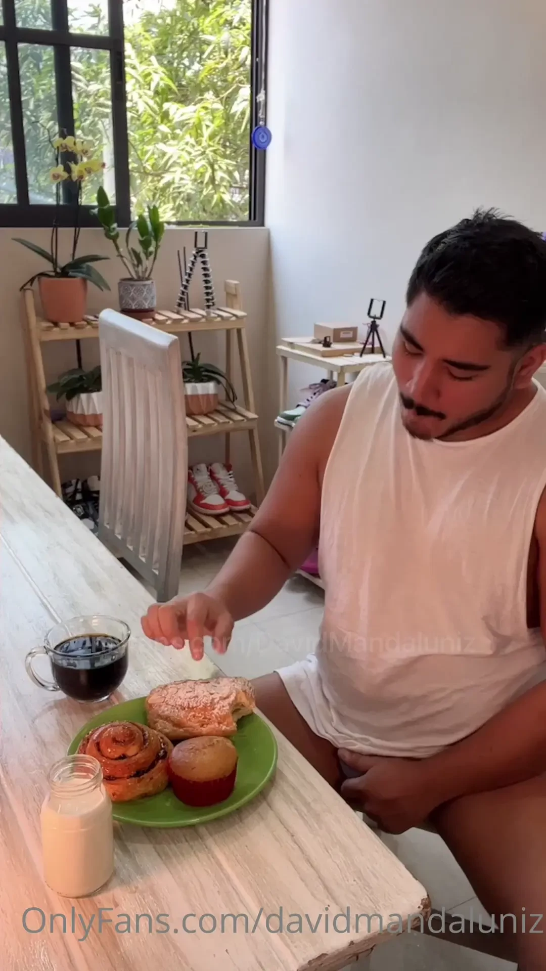 El pan con leche siempre ser m s rico 