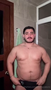 Delicioso sacar la lechita caliente antes de ducharse