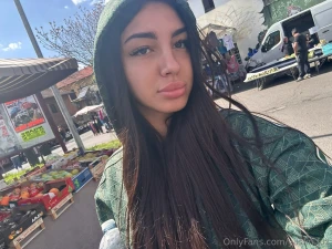 Just out running errands like a good girl but i keep getting